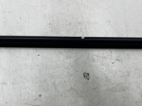 Listwa Mazda CX-5 II CX5 II KF KB 17-21r. NOWA prawa tylna uszczelka drzwi dolna CHROM zewnętrzna szyby zgarniająca kb7w-50-660c