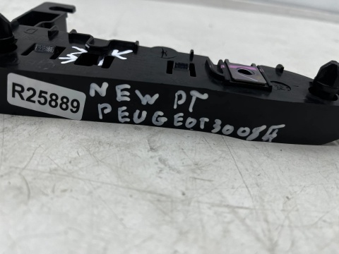 Ślizg Peugeot 3008 II 5008 II 16-24r. prawe tylny mocowanie zderzaka wspornik prawy tył 9810975386