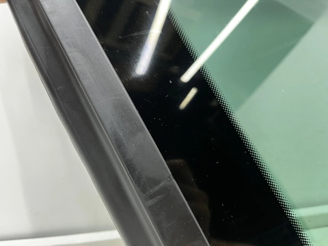 Szyba boczna Skoda Kodiaq I 16-24r. lewy tylny trójkąt karoseryjna zielona przyciemniona fabrycznie 565845297