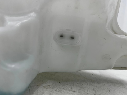 Zbiorniczek spryskiwaczy VW Caddy 4 IV Ford Connect MK3 20r.- zbiornik bez pompki 2k7955453