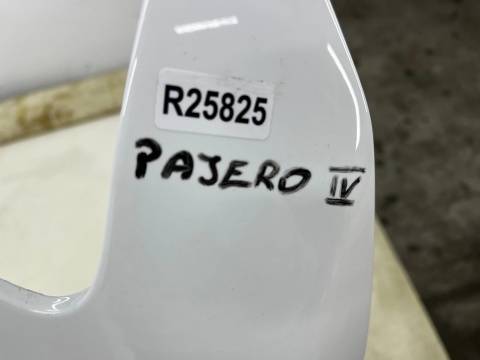 Błotnik Mitsubishi Pajero V80 4 IV 06-21r. lewy przedni lewy przód
