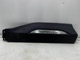 Listwa Toyota Yaris Cross 20r.- prawa tylna nakładka dolna drzwi prawy tył 75077-0d020