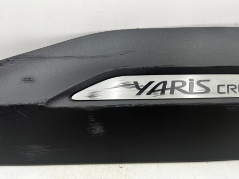 Listwa Toyota Yaris Cross 20r.- prawa tylna nakładka dolna drzwi prawy tył 75077-0d020
