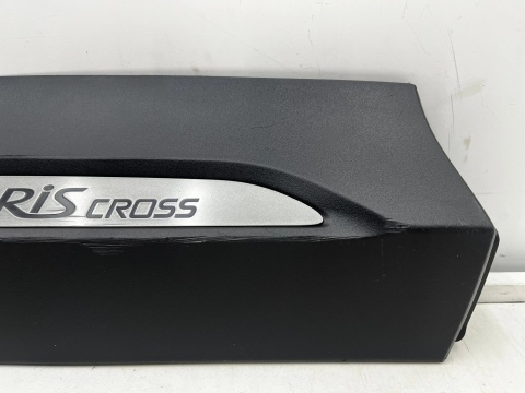 Listwa Toyota Yaris Cross 20r.- prawa tylna nakładka dolna drzwi prawy tył 75077-0d020