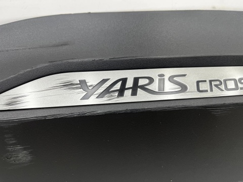Listwa Toyota Yaris Cross 20r.- prawa tylna nakładka dolna drzwi prawy tył 75077-0d020
