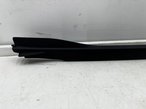 Uszczelka BMW 4 G26 Gran Coupe 21r.- lewa przednia guma szyby czołowej przedniej lewy przód 51137933087