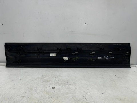 Listwa Mercedes GLB x247 19r.- prawa przednia dolna nakładka drzwi bocznych CHROM strukturalna prawy przód a2477274900