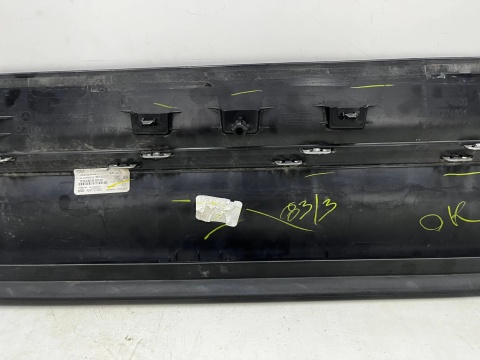 Listwa Mercedes GLB x247 19r.- prawa przednia dolna nakładka drzwi bocznych CHROM strukturalna prawy przód a2477274900