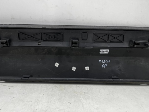 Listwa Seat Ateca 16-26r. prawa przednia dolna nakładka drzwi bocznych strukturalna prawy przód 575854940f