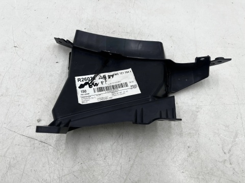 Kanał powietrza Audi A4 B9 15-24r. prawa przednia kierownica zderzaka 8w0121764l