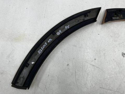 Listwa Audi Q8 4m 18r.- prawa tylna nakładka zderzaka i drzwi rant błotnika tylnego 4m8854818 4m8854820