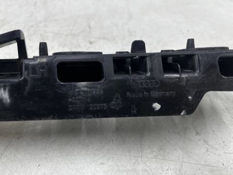 Ślizg Audi A6 C8 18-25r. lewe przednie mocowanie uchwyt zderzaka 4k0807283