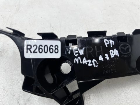 Ślizg Mazda 3 BM 13-18r. prawe przednie mocowanie uchwyt zderzaka prawy przód bhn1500t1