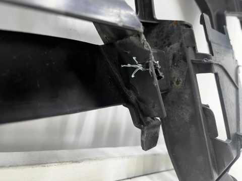 Ślizg Porsche Cayenne 3 III 9y 17r.- prawe tylne mocowanie wspornik uchwyt zderzaka 9y0807178j