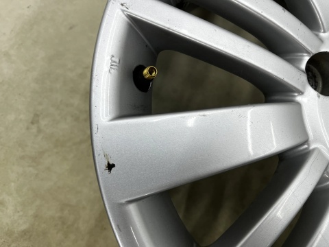 Felgi aluminiowe Fiat r15 cali 6jx15 ET43 4x100 felgi KOMPLET 51776856