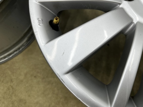 Felgi aluminiowe Fiat r15 cali 6jx15 ET43 4x100 felgi KOMPLET 51776856