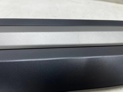 Listwa Hyundai Kona I 17-23r. prawa przednia dolna nakładka drzwi bocznych strukturalna prawy przód 87722-j9500