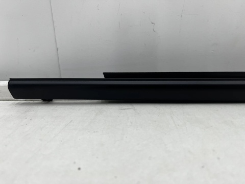 Listwa Mazda 2 II DE DH 07-12r. NOWA prawa przednia uszczelka drzwi zewnętrzna szyby zgarniająca prawy przód d651-50-640g