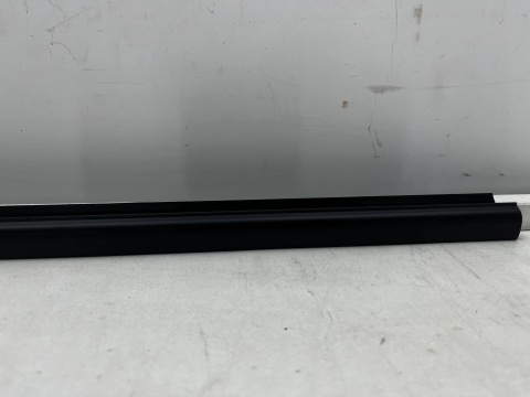 Listwa Mazda 2 II DE DH 07-12r. NOWA prawa przednia uszczelka drzwi zewnętrzna szyby zgarniająca prawy przód d651-50-640g