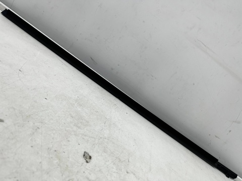 Listwa Mazda 2 II DE DH 07-12r. NOWA prawa przednia uszczelka drzwi zewnętrzna szyby zgarniająca prawy przód d651-50-640g
