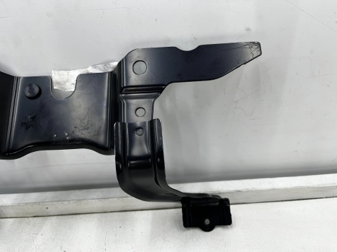 Pas przedni Mazda 6 GJ 12-24r wzmocnienie mocowanie górne zamka maski ghp9-52-15ya