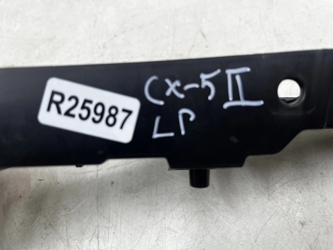 Ślizg Mazda CX-5 II CX5 II KF KB 16-25r. lewe przednie mocowanie zderzaka wspornik lewy przód kb8a50163