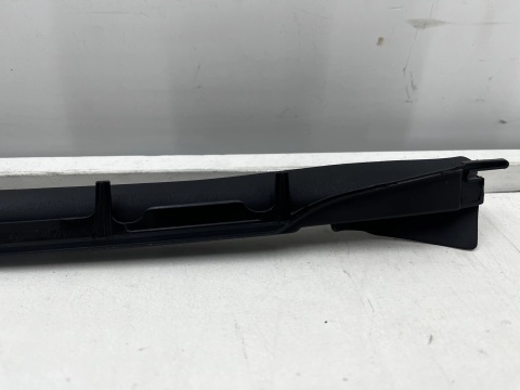 Uszczelka BMW 3 G20 G21 18r.- lewa przednia guma szyby czołowej przedniej lewy przód 51317427873