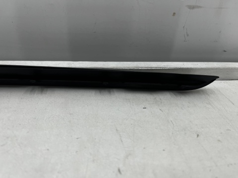 Uszczelka BMW 3 G20 G21 18r.- prawa przednia guma szyby czołowej przedniej prawy przód 51317427874