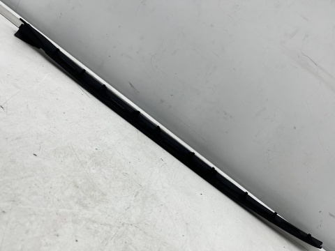 Uszczelka BMW 3 G20 G21 18r.- prawa przednia guma szyby czołowej przedniej prawy przód 51317427874