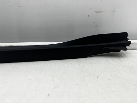 Uszczelka BMW 4 G26 Gran Coupe 21r.- prawa przednia guma szyby czołowej przedniej prawy przód 51137933088