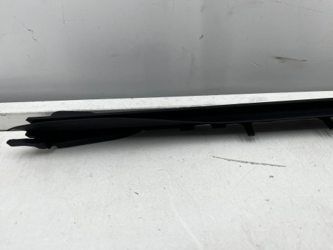 Uszczelka BMW 4 G26 Gran Coupe 21r.- prawa przednia guma szyby czołowej przedniej prawy przód 51137933088