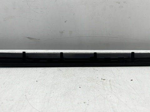 Uszczelka BMW 4 G26 Gran Coupe 21r.- prawa przednia guma szyby czołowej przedniej prawy przód 51137933088