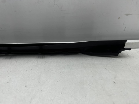 Uszczelka BMW M4 G83 Cabrio 21r.- lewa przednia guma szyby czołowej przedniej lewy przód 51138494507