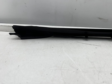 Uszczelka BMW M4 G83 Cabrio 21r.- prawa przednia guma szyby czołowej przedniej prawy przód 51138494508