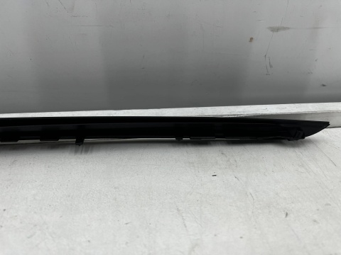 Uszczelka BMW M4 G83 Cabrio 21r.- prawa przednia guma szyby czołowej przedniej prawy przód 51138494508