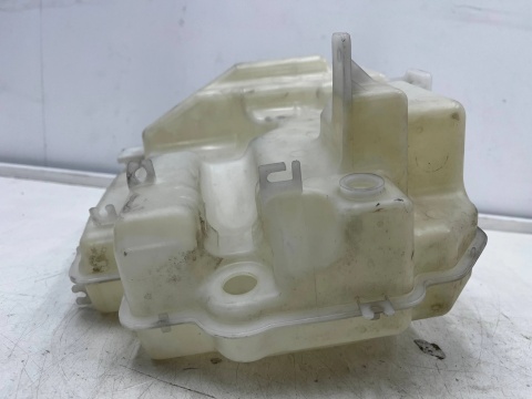 Zbiorniczek spryskiwaczy Mitsubishi Outlander 3 III 12-22r. zbiornik bez pompki