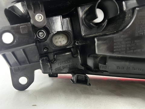 Lampa Cupra Born 21r.- lewa tylna full LED w błotnik oryginalna Europa 10e945095a
