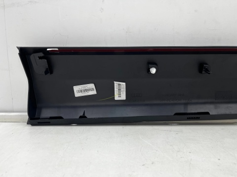 Listwa Audi Q3 II 83a 18r.- lewa przednia dolna nakładka drzwi bocznych strukturalna lewy przód 83a853959