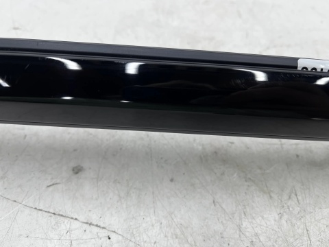 Listwa BMW 4 G22 Coupe M4 G82 20r.- lewa przednia uszczelka drzwi zgarniająca Shadowline zewnętrzna 7482749