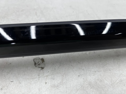 Listwa BMW 4 G22 Coupe M4 G82 20r.- lewa przednia uszczelka drzwi zgarniająca Shadowline zewnętrzna 7482749