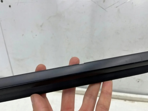 Listwa Mazda 2 III DJ DL 14r.- NOWA lewa tylna uszczelka zgarniająca drzwi