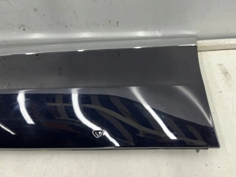 Listwa VW Tiguan 5NN Allspace R-Line 17r.- NOWA lewa tylna dolna nakładka drzwi bocznych lakierowana CHROM lewy tył