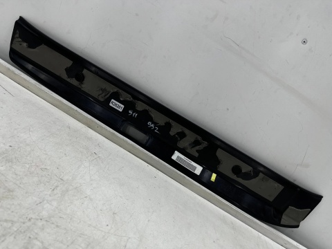 Nakładka progu Porsche 911 992 Targa 4 GTS 19r.- lewa wewnętrzna listwa progowa SATYNA oryginalna 992853491