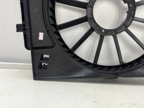 Obudowa wentylatora chłodnicy Hyundai i20 I Lift 12-14r. NOWA ze zbiorniczkiem sama obudowa oryginalna 253500u050