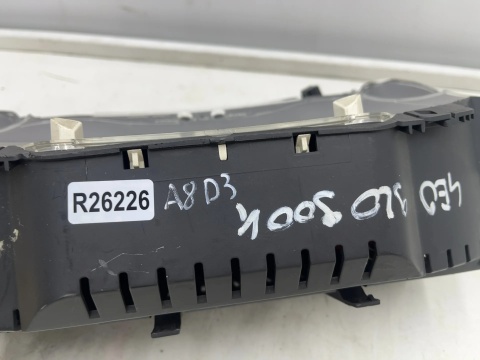 Licznik Audi A8 D3 02-10r. 3.0 TDI zegary wyświetlacz 4e0920900k