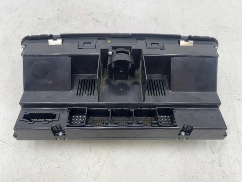 Panel klimatyzacji Audi A8 D3 02-10r. sterowania nawiewem wentylacją 4e0820043