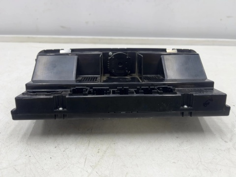 Panel klimatyzacji Audi A8 D3 02-10r. sterowania nawiewem wentylacją 4e0820043
