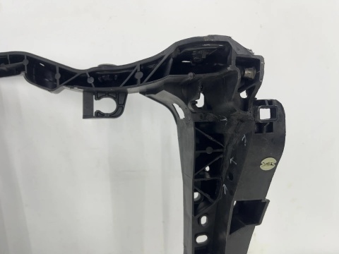 Pas przedni Porsche Macan I 95b 14r.- prawy przedni okular intercoolera wzmocnienie wspornik ramka 95b805594