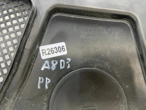 Podszybie Audi A8 D3 02-10r. górne prawe uszczelka Europa 4e1819448f