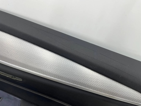 Tapicerka BMW 5 G30 G31 17-24r. prawy przedni boczek drzwi przód tył dekor aluminiowy 2844127